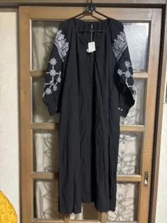 新品　Fanaka⭐︎刺繍入りロングワンピース