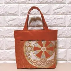 帯リメイク　オレンジ色金亀甲柄地　車輪古典柄刺繍　外ポケット　トートバッグ