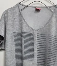 Puma プーマ グレー Vネック 半袖Tシャツ