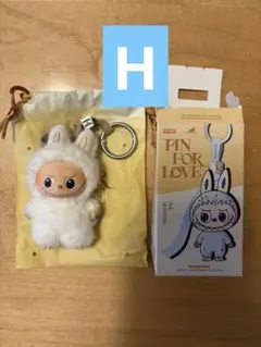 H hラブブ THE MONSTERS PIN FOR LOVE アルファベット