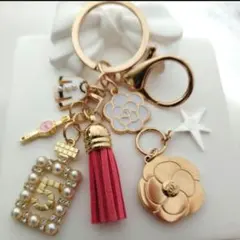 CHANEL　2025　カメリアチャーム♡キーホルダーのサムネイル