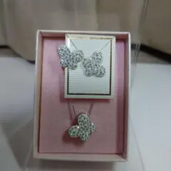蝶デザイン ネックレスとピアスセット