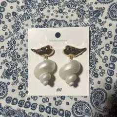 H&M ホワイト 貝殻モチーフ ピアス