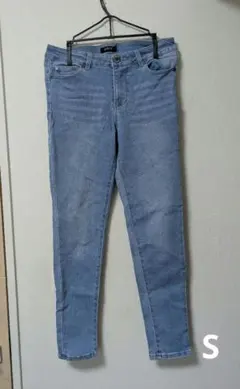 Item thumbnail for item c2c10483-2efa-4379-bef2-9ff66db8a1cd