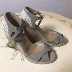 春夏   サンダル   ベージュ　レディース   23区 スペイン製