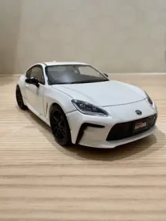 【新品未開封】　トヨタGR86 クリスタルホワイトパール　ディーラー販促 新品未開封】 トヨタGR86 クリスタルホワイトパール ディーラー販促