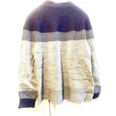 ネイビーとグレーのボーダー長袖ニット　SBP