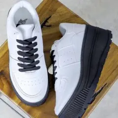 軽量厚底　ボリュームソールコートスニーカー