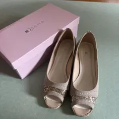 DIANA WELL FIT オープントゥ パンプス　ダイアナ　難ありのサムネイル