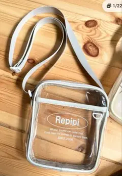 【未使用品】repipi armarioショルダーバッグ パイピングクリアキッズのサムネイル