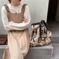 ベージュ 2way ロゴ入りトートバッグ 大きめ