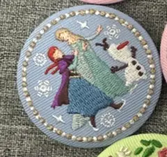 ディズニー刺繍缶バッジ