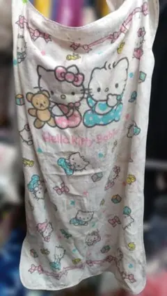 キティ ペットの防水シーツに　高齢のワンコに　難有　これでも未使用ですが注意してのサムネイル