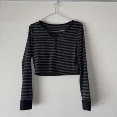 ヘンリーネック クロップドTシャツ ブラック/グレー