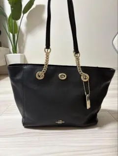 COACH ハンドバッグ　レザー　チェーン ターンロック　ブラック
