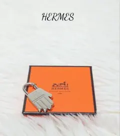 美品　エルメス　ハンド　チャーム　カデナ　シルバー　箱付きのサムネイル