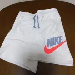 美品 NIKE ホワイト ショートパンツ