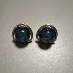 オパール風球体イヤリング