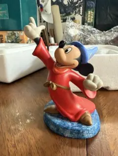 ディズニー WDCC クラッシクス コレクション フィギュア ミッキーマウス WDCCのフィギュアをご紹介！「Magician Mickey」ミッキーの魔術