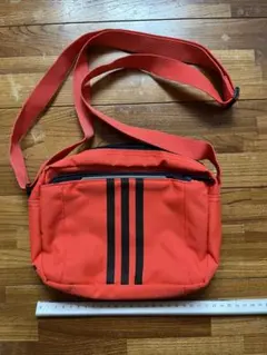 adidas キッズ ショルダーバッグ オレンジのサムネイル