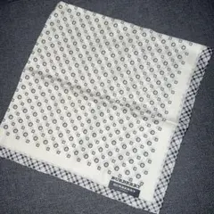 BURBERRY LONDON ハンカチ ホワイト ブラックのサムネイル