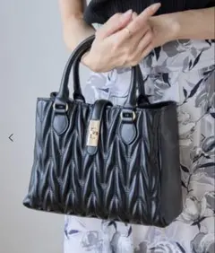 MAJESTIC LEGON スクエアハンドバッグ