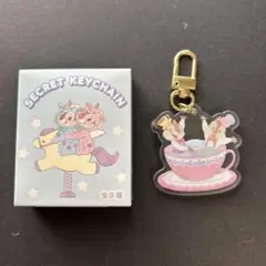 ディズニーストア　シークレットキーホルダー　チップ&デール　コーヒーカップ