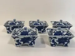 青と白の花模様の陶器　蓋付き小鉢 5個セット