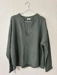 グリーン ニット