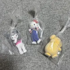 サンリオ　ガチャガチャ　ミニチュアチャーム　3個セット　キティ　クロミ　ポムポム