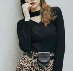 チョーカーニット