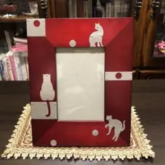 猫のモチーフ 赤いフォトフレーム