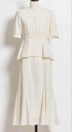 ノエラ　レースペプラムワンピ