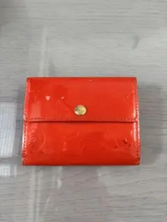 LOUIS VUITTON三つ折り財布　レッドエナメル