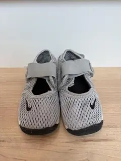 NIKE エアリフト 16cm グレー - メルカリ