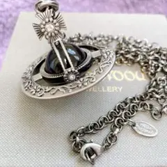 ヴィヴィアン　スモールオーナメントオーブネックレス