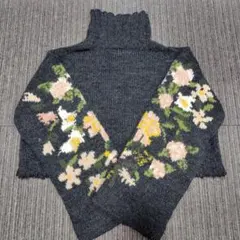 furfur フラワースリーブセーター 花柄刺繍 タートルネックニットのサムネイル