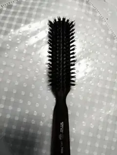 理美容師向けスタイリングブラシ！ 美品軽量ブラシ、シルエット綺麗な仕上がり向き！