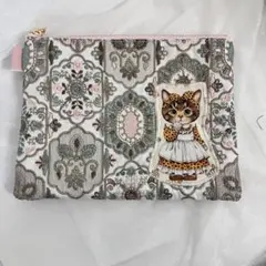 インド刺繍生地 フラットポーチ コヤンイサムチョン - メルカリ