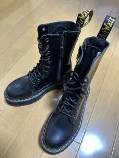 新品！美品！ドクターマーチン 10ホール ジッパー付き 厚底ブーツ