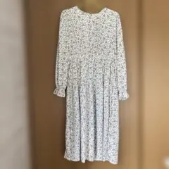 長袖小花柄ワンピース