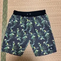 Quiksilver トロピカル柄 ショートパンツのサムネイル