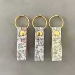 リバティラミネート×合皮の二重リングキーホルダーセット〈トラネコリベンデール〉