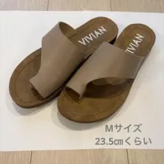 VIVIAN トングサンダル ベージュ　M ぺたんこのサムネイル
