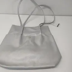 シルバーバッグ　内ポケットつき　新品未使用