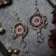 【最終値下げ】ハンドメイド ピンク黒 ビーズ ピアス (No.13)