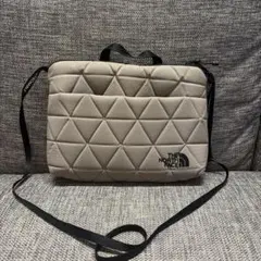 THE NORTH FACE ジオフェイスポーチ キルティングサコッシュ カーキ
