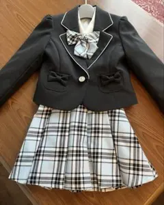 年末削除最終値下げ❣️フォーマルスーツ 黒と水色チェック110サイズ