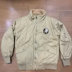 ベージュ ジャケット