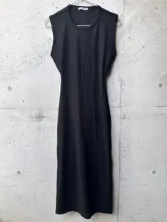 ZARA カットアウトバックオープンノースリーブワンピース